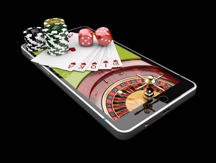 Tampilan aplikasi hamtoto menampilkan meja roulette Eropa dengan streaming dealer langsung